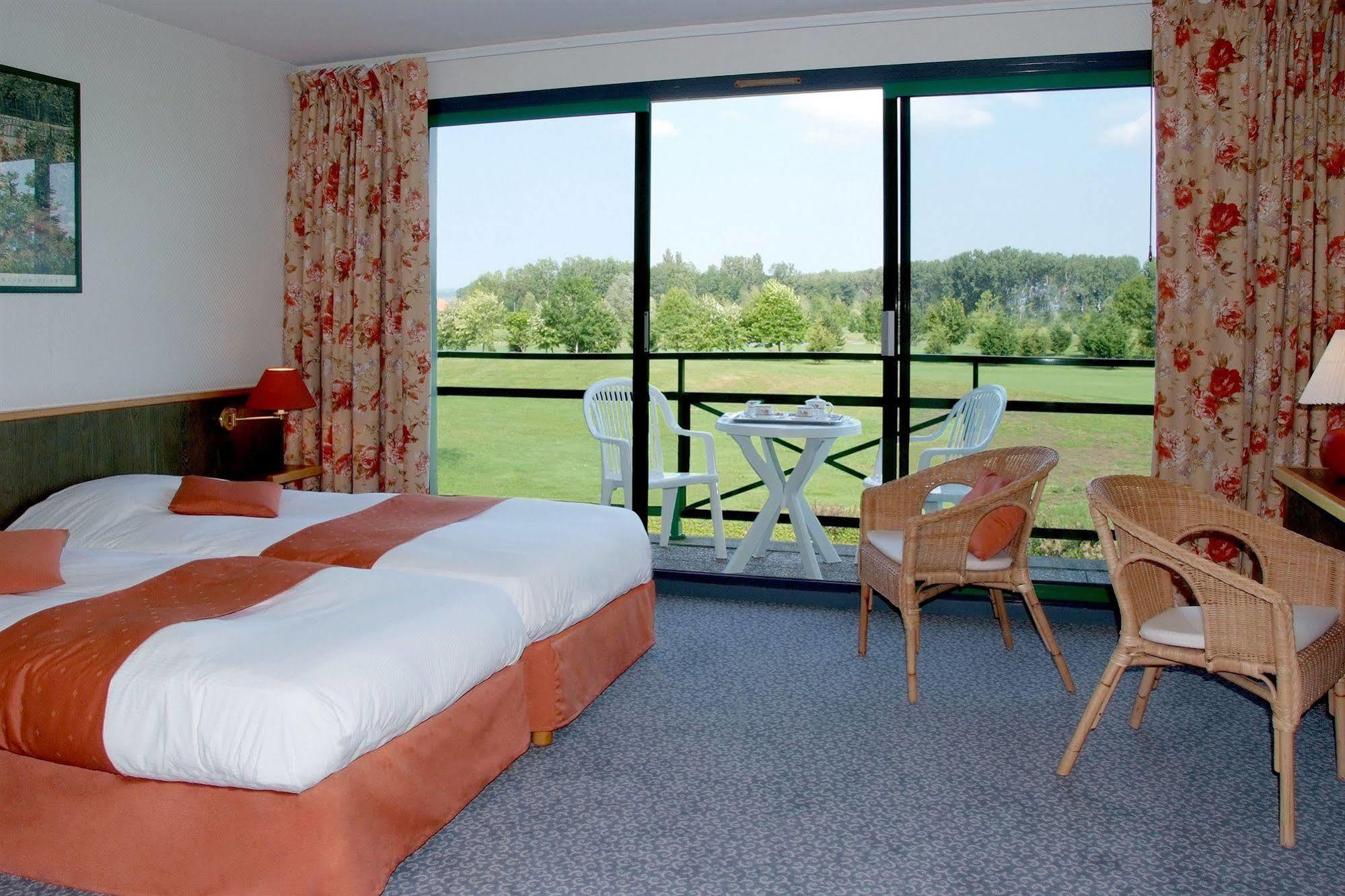 Golf Hotel Colvert - Room Service Disponible Levernois Εξωτερικό φωτογραφία